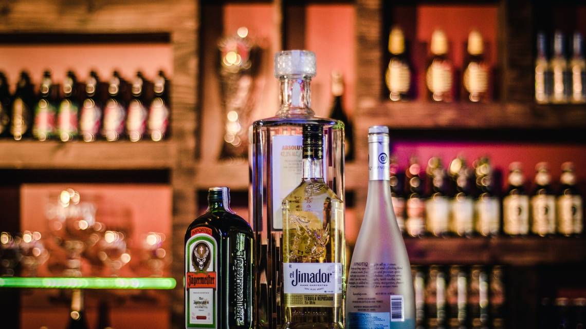 Home, curbside SC alcohol delivery could be approved in 2024 | The State