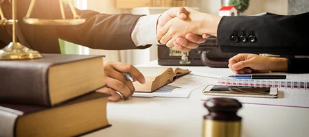 Luật sư tư vấn pháp lý cho cá nhân và doanh nghiệp
